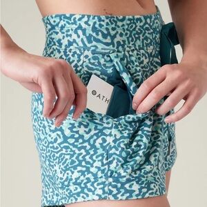 Athleta Balance 4 Inch Elastic Drawstring Breathable Soft Blue Shorts S